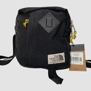 The North Face Berkeley Crossbody Bag Black/Gold NWT Yosemite Patch Unisex